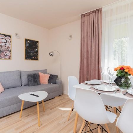 Mokotow Apartments Reytan By Noclegi Renters Varşovia Exterior foto