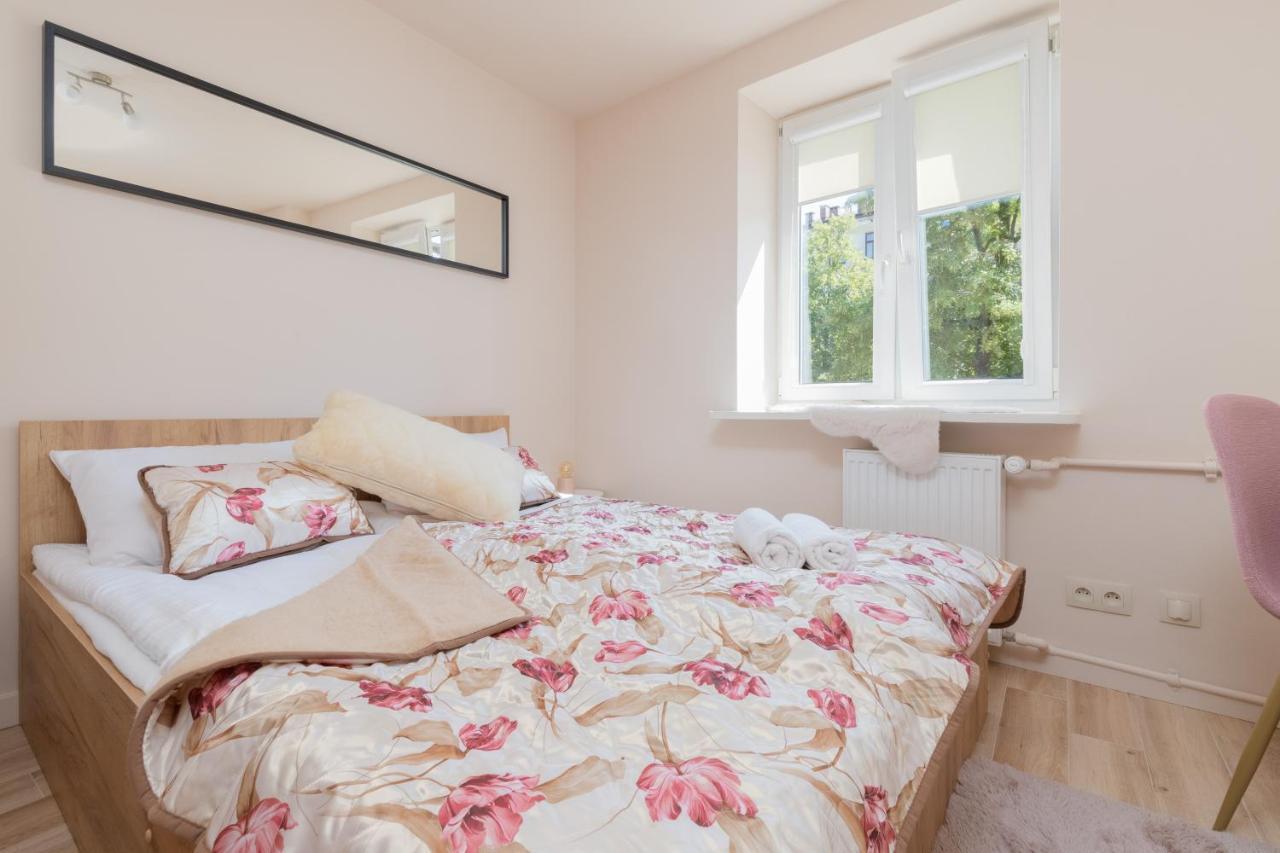 Mokotow Apartments Reytan By Noclegi Renters Varşovia Exterior foto